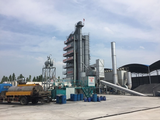 Galvalume Plate Covering Asphalt Mixing Plant , Bitumen Production Plant Tower 2.40MG / M3
