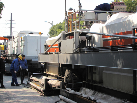 3 Heaters Layered Heating Hot In Place Asphalt Recycling Machine With 30% Energy Saivng