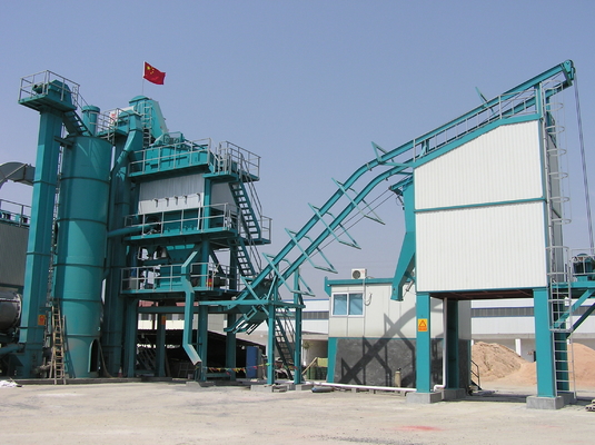 Asphalt Drum Mix Plant With 16000L Bitumen Tank 300000 Kilocalorie Heat Supply Boiler