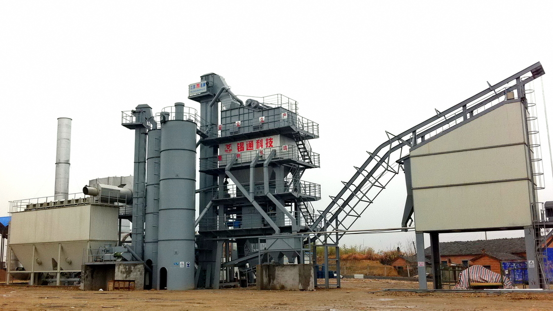 80t / H Highly Efficient Batch Type Hot Mix Plant Asphalt Machinery 260 Total Power