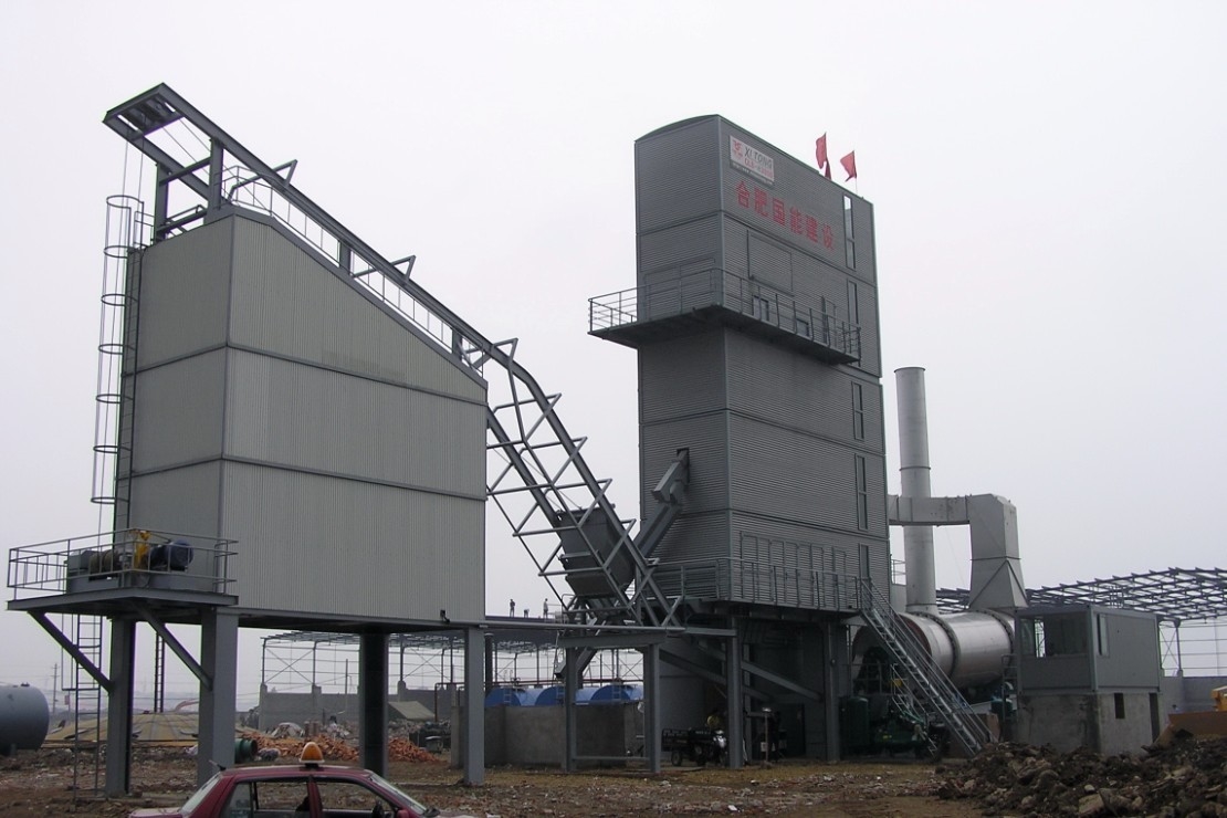 Batching Type Asphalt Batch Mix Plant With Diesel Fuel Double Shaft Mixing